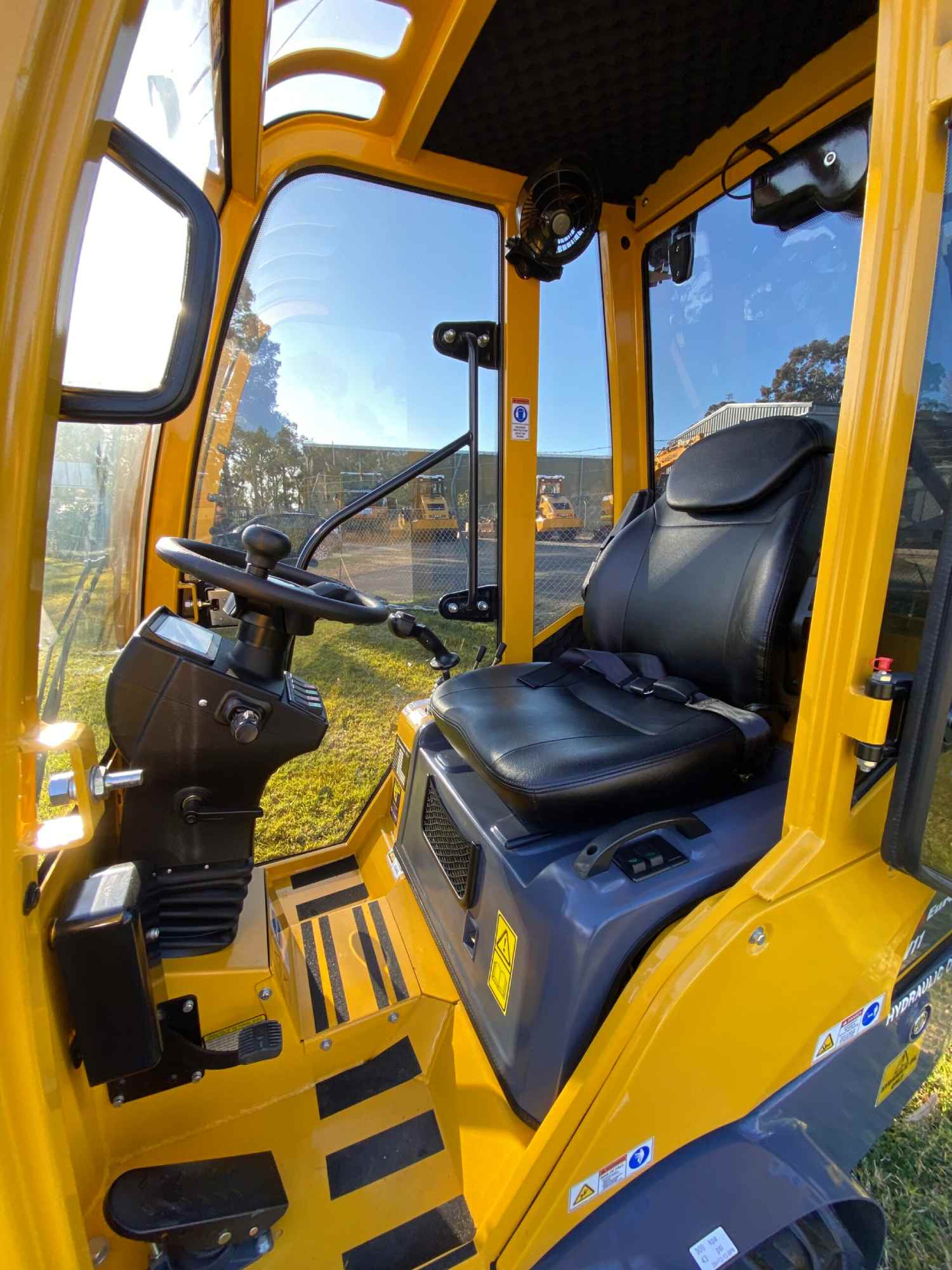 Eurotrac W11 Cab Articulated Mini Loaders inside part